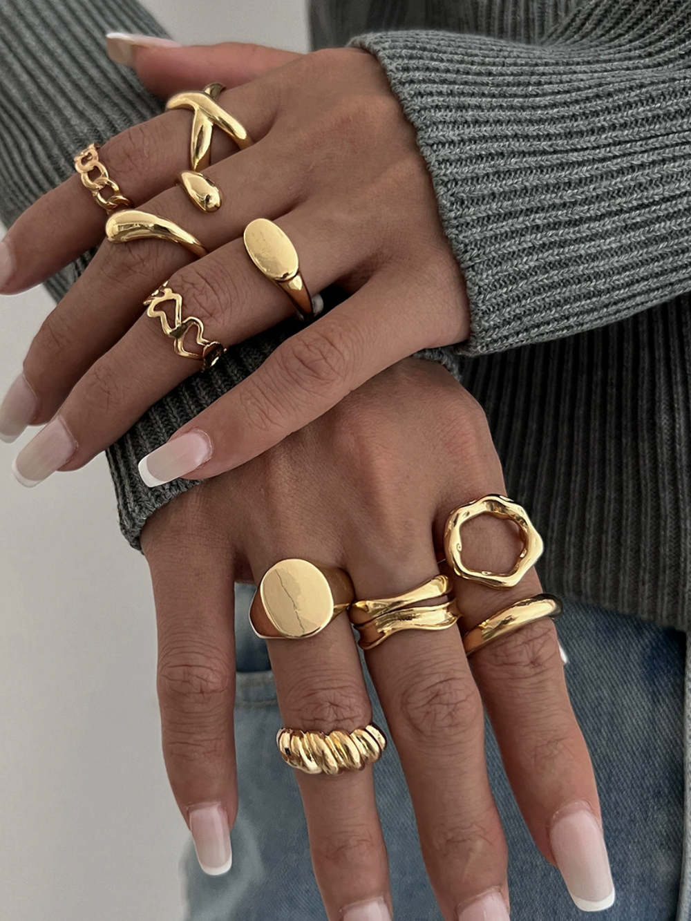"Fluid Square Gold Ring