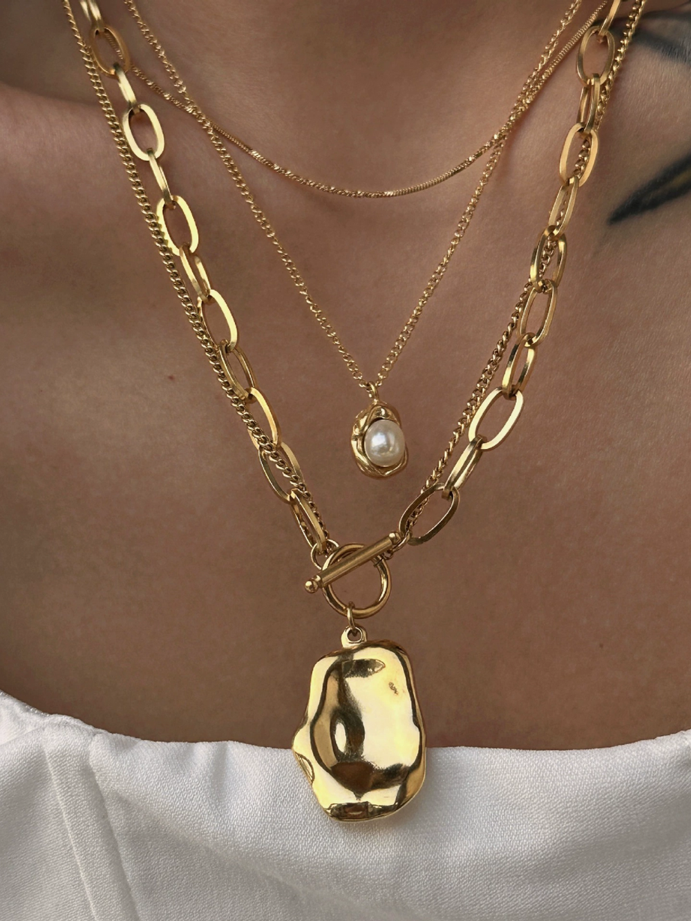 Sculpted Glow Necklace