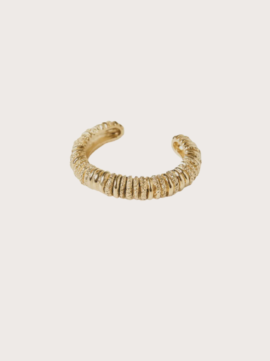 Goldenes Spiralarmband