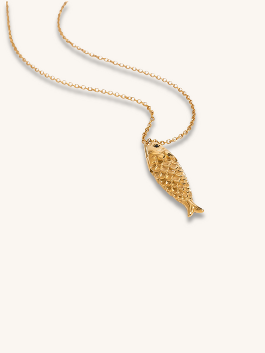 Goldene Halskette mit Koi-Anhänger