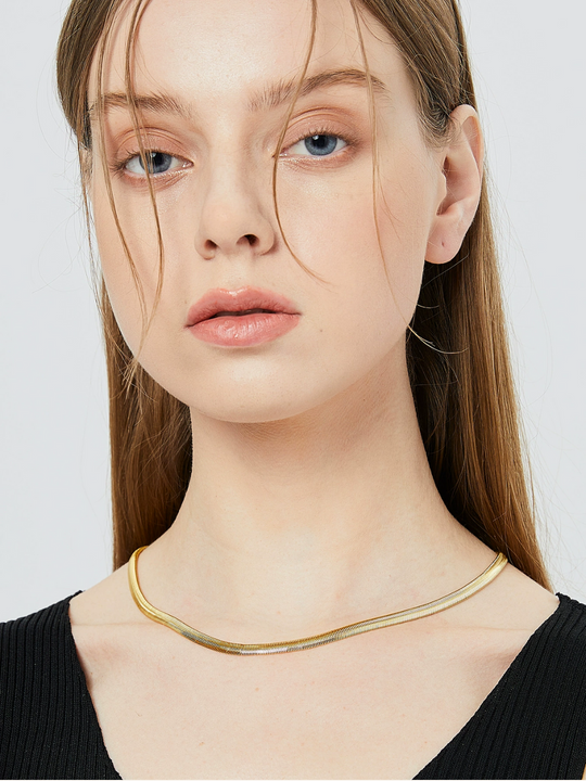 Collar de serpiente dorada