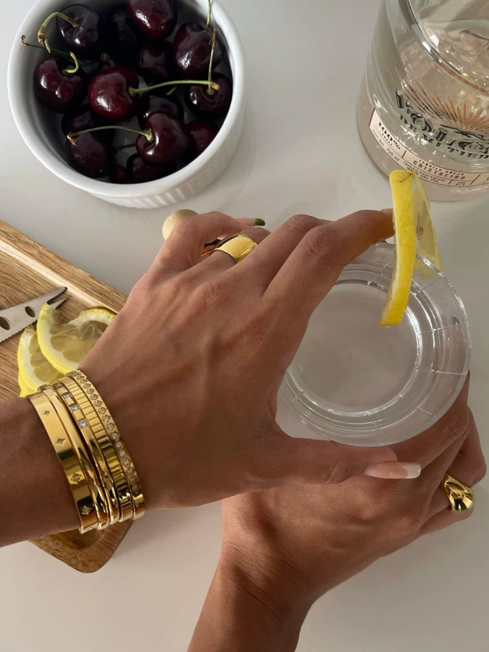 Goldstrukturiertes Armband