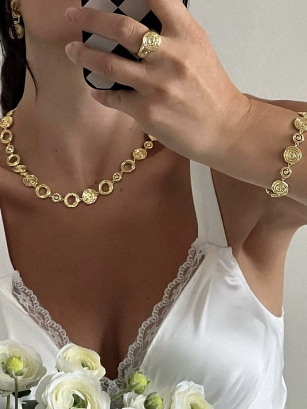 Goldenes Spiralgliederarmband