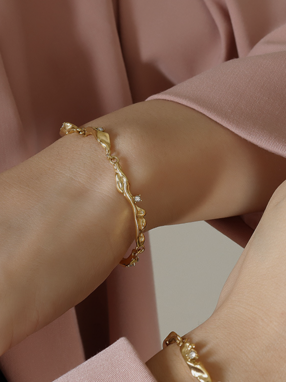 Organisches Flow Chain Armband